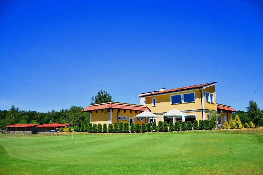 Taxi transfer na pole golfowe Kamień Country Golf Club Kamień Pomorski